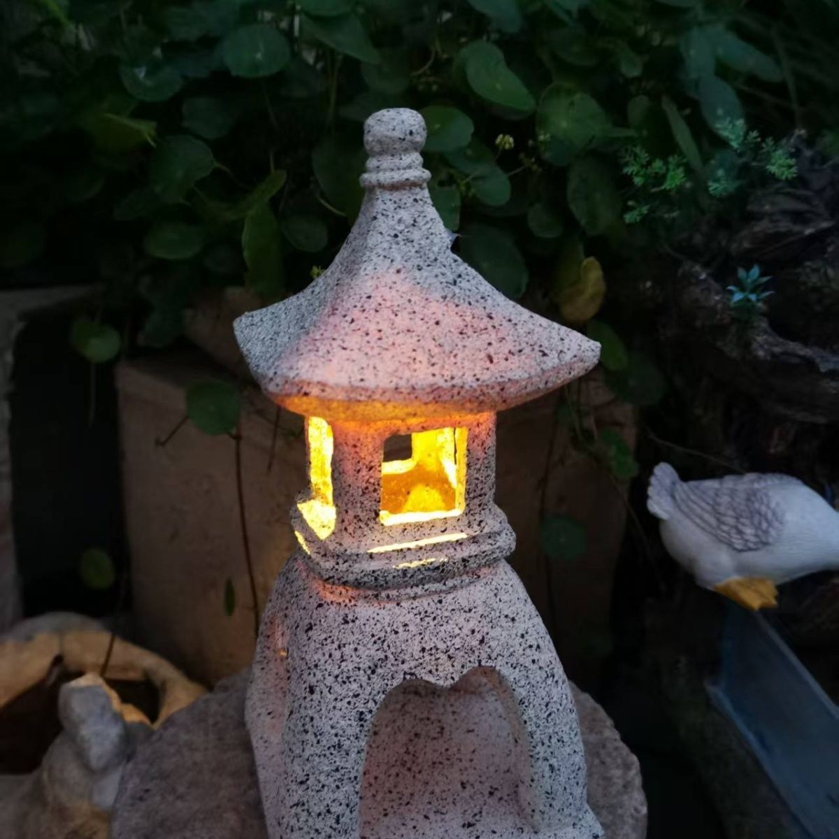 Outdoor Zen Lighting - Pagoda Solar Decor Garden Light Oriental
