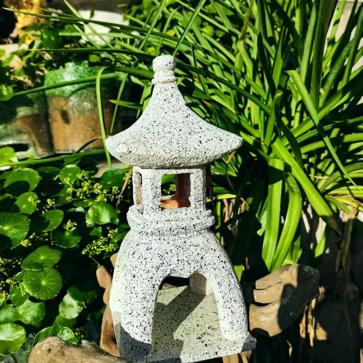 Pagoda Solar Decor Garden Ligh - đánh giá và giá Outdoor Zen Lighting