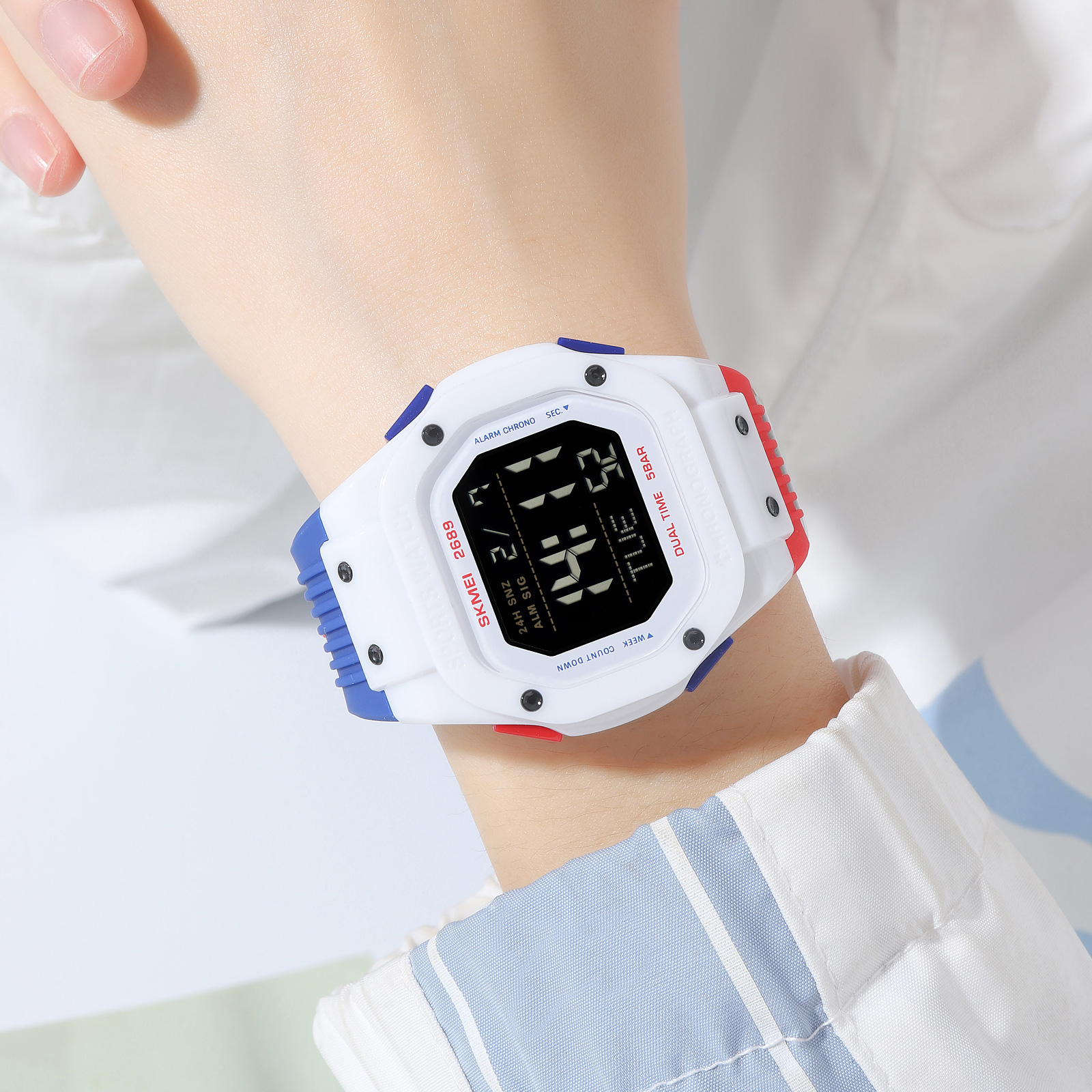 SKMEI 2689 Fashion Wristwatch  - đánh giá và giá Outdoor Lighting Zones